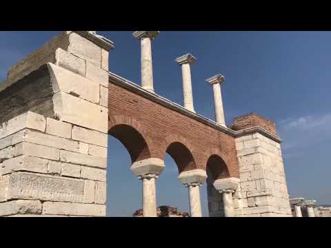 Visita la tumba de San Juan Evangelista en las ruinas de la antigua iglesia de Éfeso